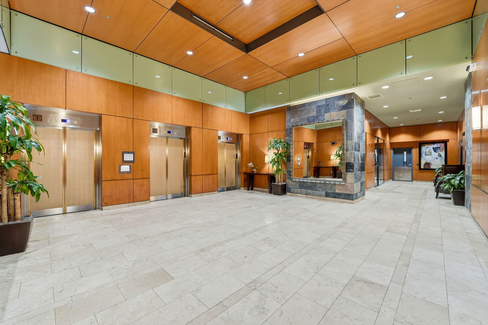 208 W Washington Street 611