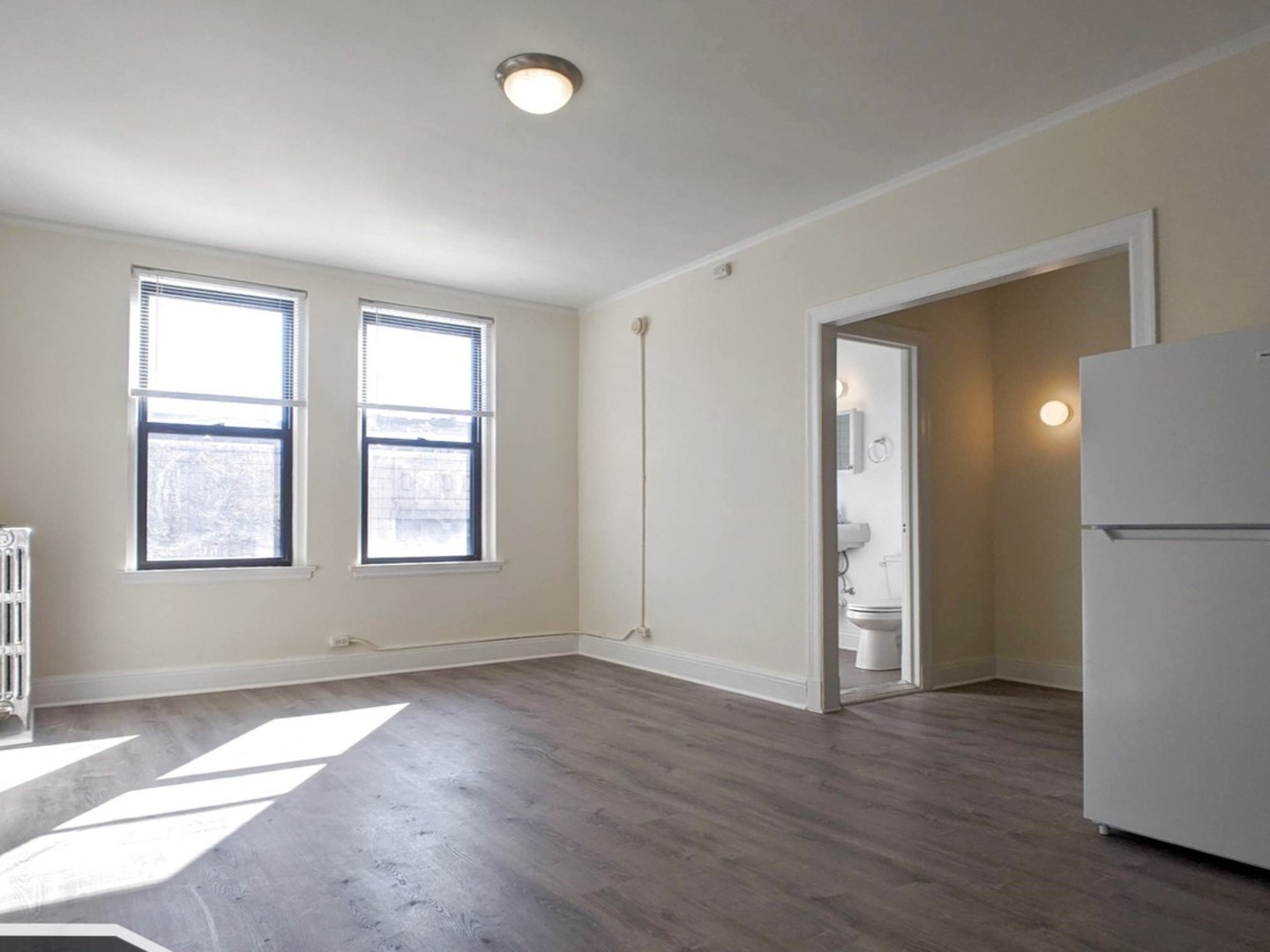 3335 W Diversey Avenue 215