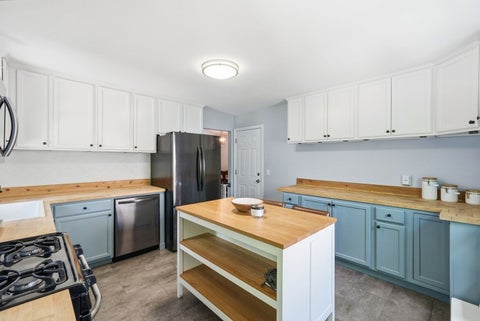Tiny photo for 256 WALNUT Drive, St. Charles, IL 60174 (MLS # 12686092)
