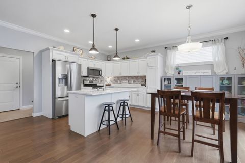 Tiny photo for 4428 Slate Creek Drive, Bettendorf, IA 52722 (MLS # 12584664)