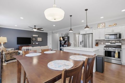 Tiny photo for 4428 Slate Creek Drive, Bettendorf, IA 52722 (MLS # 12584664)