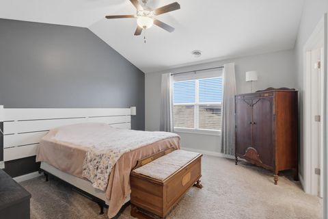 Tiny photo for 4428 Slate Creek Drive, Bettendorf, IA 52722 (MLS # 12584664)