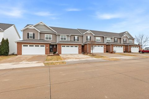 Tiny photo for 4428 Slate Creek Drive, Bettendorf, IA 52722 (MLS # 12584664)