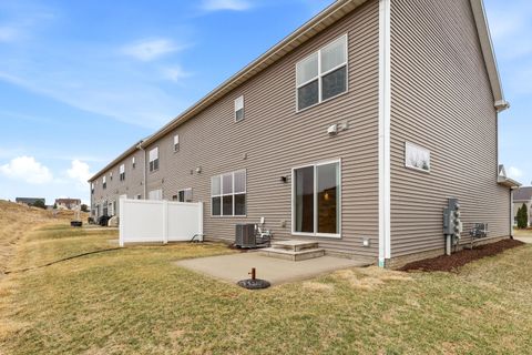 Tiny photo for 4428 Slate Creek Drive, Bettendorf, IA 52722 (MLS # 12584664)