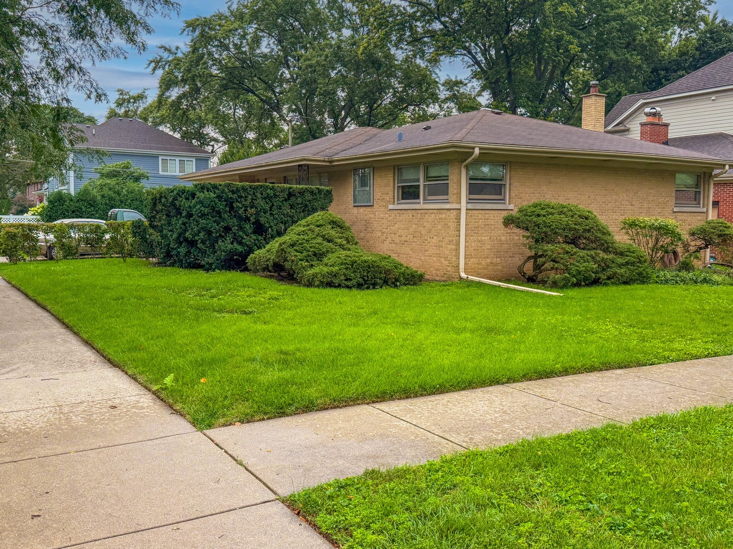 2105 E Kensington Road