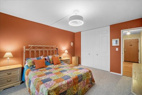 Tiny photo for 1515 E Central Road #462B, Arlington Heights, IL 60005 (MLS # 12656859)