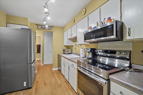 Tiny photo for 1515 E Central Road #462B, Arlington Heights, IL 60005 (MLS # 12656859)