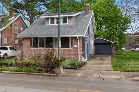 Photo of 314 W John Street, Champaign, IL 61820 (MLS # 12620854)