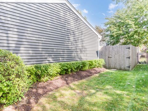 Tiny photo for 5015 Rochester Drive, Hoffman Estates, IL 60010 (MLS # 12489423)
