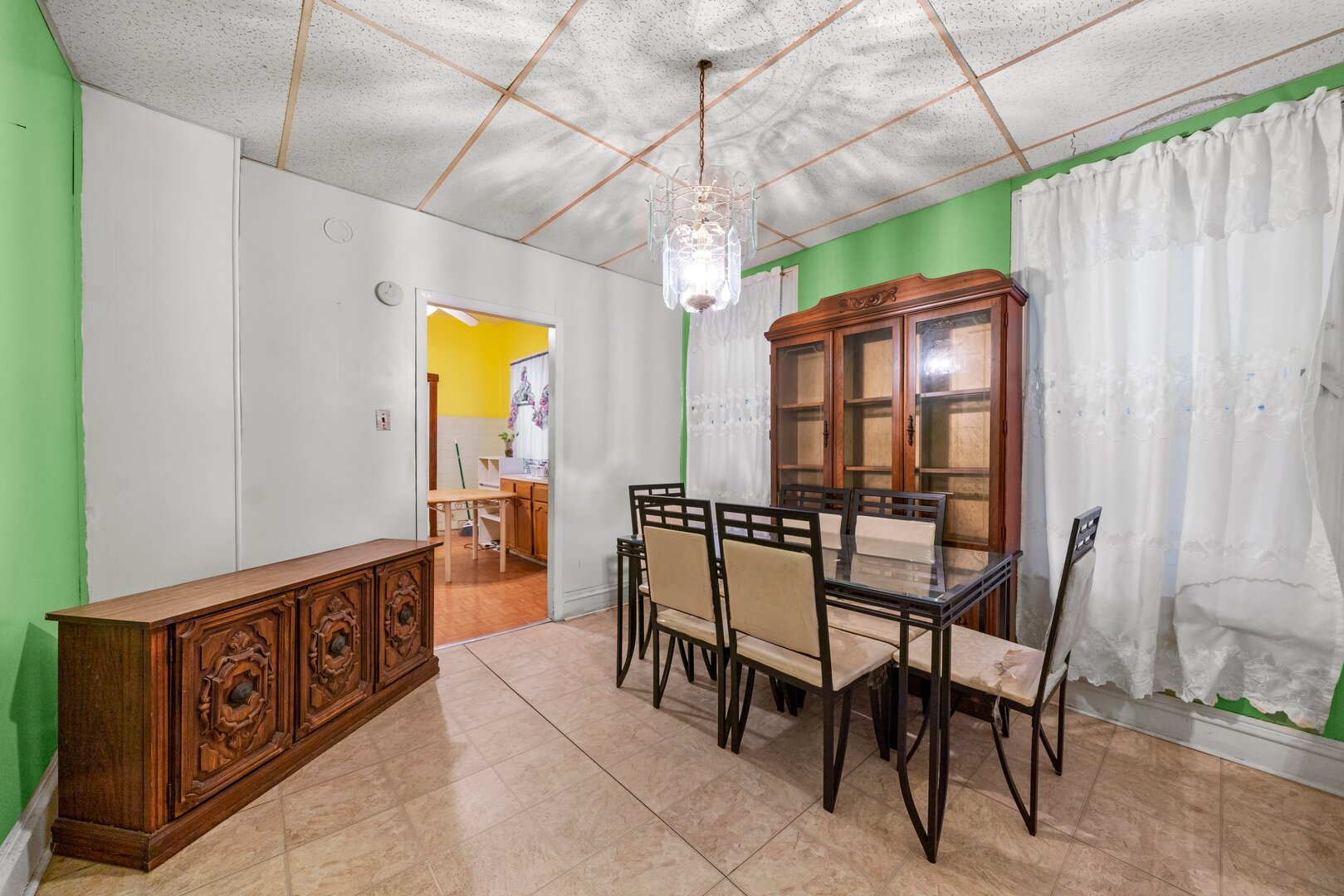 1623 N Artesian Avenue