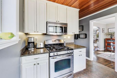 Tiny photo for 1507 Cleveland Street, Evanston, IL 60202 (MLS # 12566685)