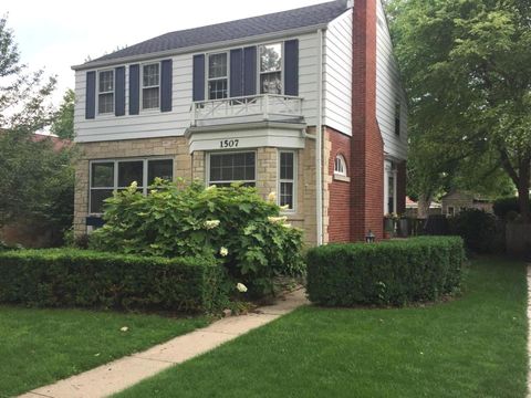 Tiny photo for 1507 Cleveland Street, Evanston, IL 60202 (MLS # 12566685)