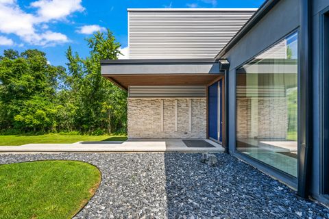 Tiny photo for 711 Becker Road, Glenview, IL 60025 (MLS # 12508323)