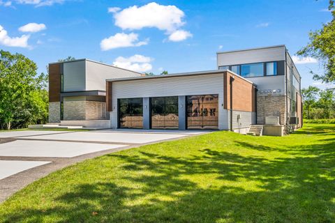 Tiny photo for 711 Becker Road, Glenview, IL 60025 (MLS # 12508323)