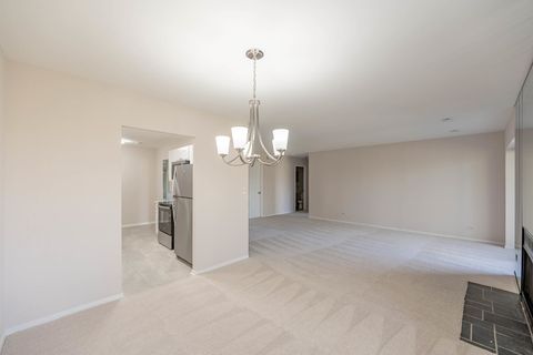 Tiny photo for 3050 Pheasant Creek Drive #407, Northbrook, IL 60062 (MLS # 12512206)