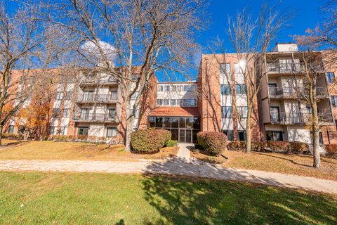Tiny photo for 3050 Pheasant Creek Drive #407, Northbrook, IL 60062 (MLS # 12512206)