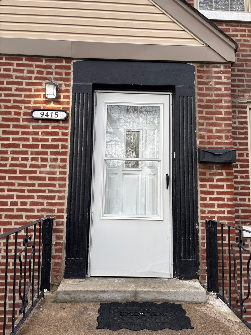 9415 S EMERALD Avenue