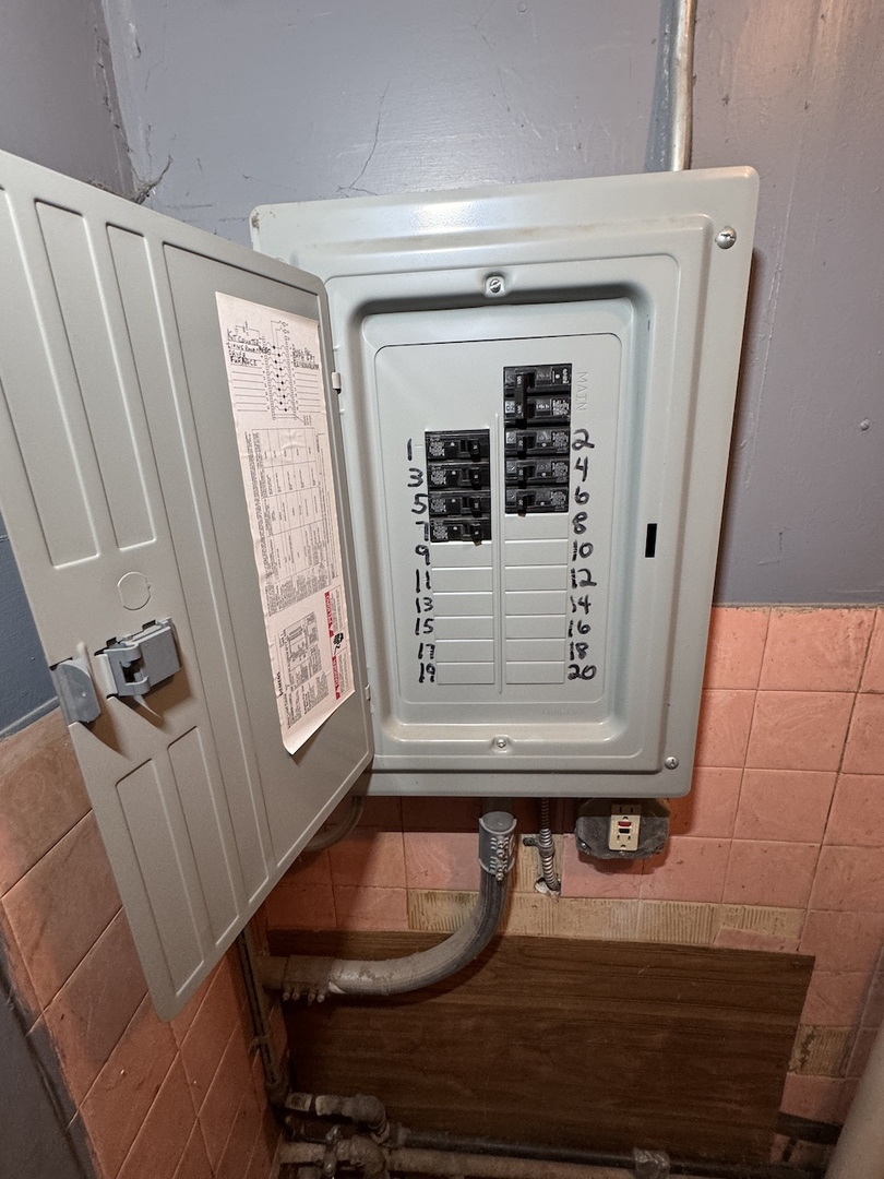 1811 N Raynor Avenue 1811