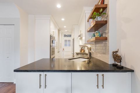 Tiny photo for 1118 Washington Boulevard #1A, Oak Park, IL 60302 (MLS # 12579871)