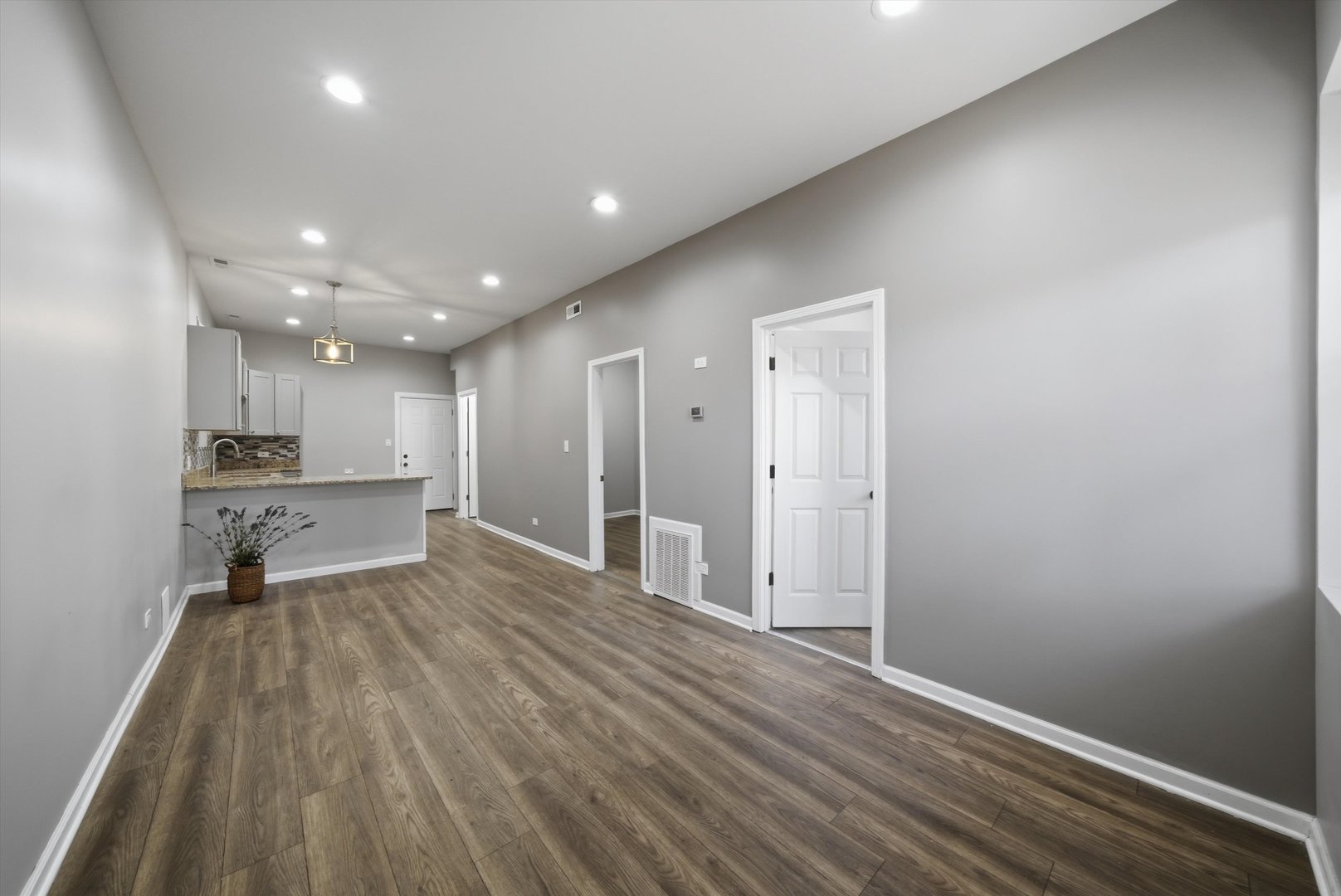 2812 S Trumbull Avenue