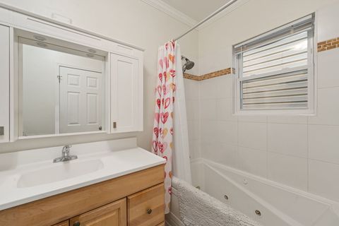 Tiny photo for 1028 W 20th Place #1, Chicago, IL 60608 (MLS # 12469541)