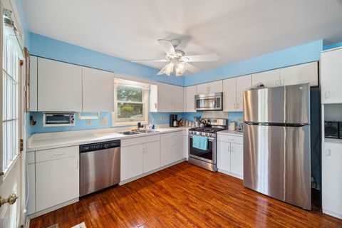 Tiny photo for 701 Garth Road, Wheeling, IL 60090 (MLS # 12523178)