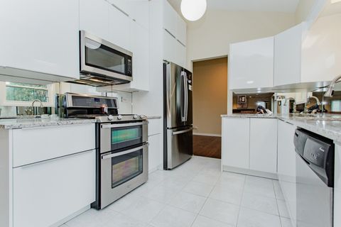 Tiny photo for 814 Dunhill Drive, Buffalo Grove, IL 60089 (MLS # 12610632)