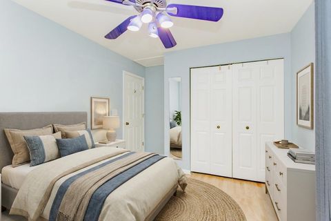 Tiny photo for 814 Dunhill Drive, Buffalo Grove, IL 60089 (MLS # 12610632)