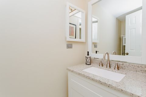 Tiny photo for 814 Dunhill Drive, Buffalo Grove, IL 60089 (MLS # 12610632)