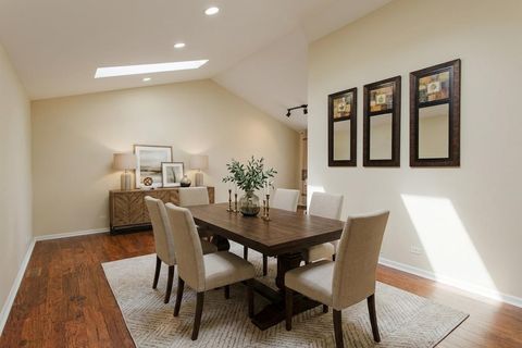 Tiny photo for 814 Dunhill Drive, Buffalo Grove, IL 60089 (MLS # 12610632)