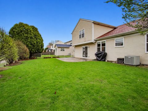 Tiny photo for 814 Dunhill Drive, Buffalo Grove, IL 60089 (MLS # 12610632)