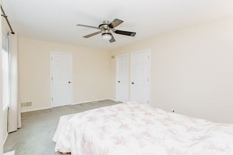 Tiny photo for 814 Dunhill Drive, Buffalo Grove, IL 60089 (MLS # 12610632)