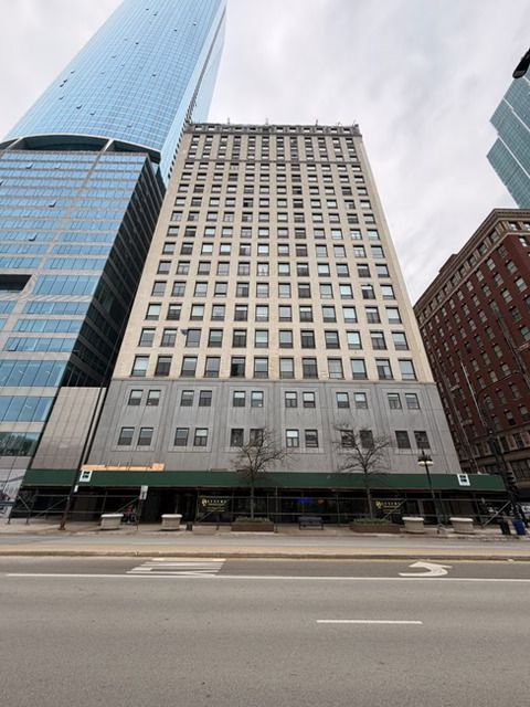 Photo of 910 S Michigan Avenue #1812, Chicago, IL 60605 (MLS # 12633746)
