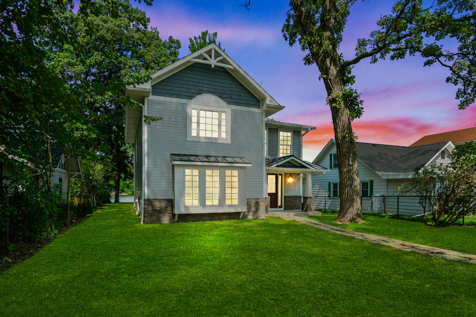 2015 N Woodlawn Park Avenue