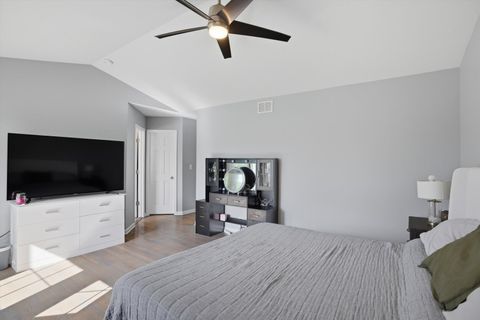 Tiny photo for 7 Arthur Court, Streamwood, IL 60107 (MLS # 12632113)