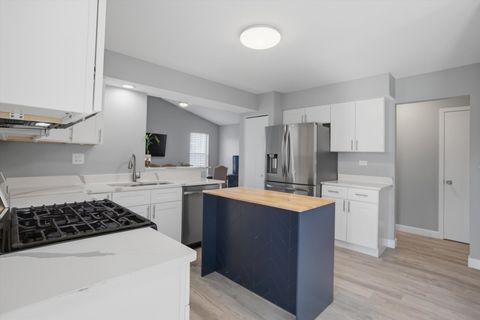 Tiny photo for 7 Arthur Court, Streamwood, IL 60107 (MLS # 12632113)