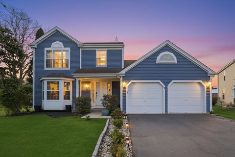 Photo of 7 Arthur Court, Streamwood, IL 60107 (MLS # 12632113)