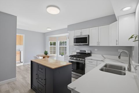 Tiny photo for 7 Arthur Court, Streamwood, IL 60107 (MLS # 12632113)