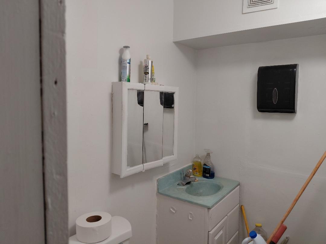 3811 W chicago Avenue