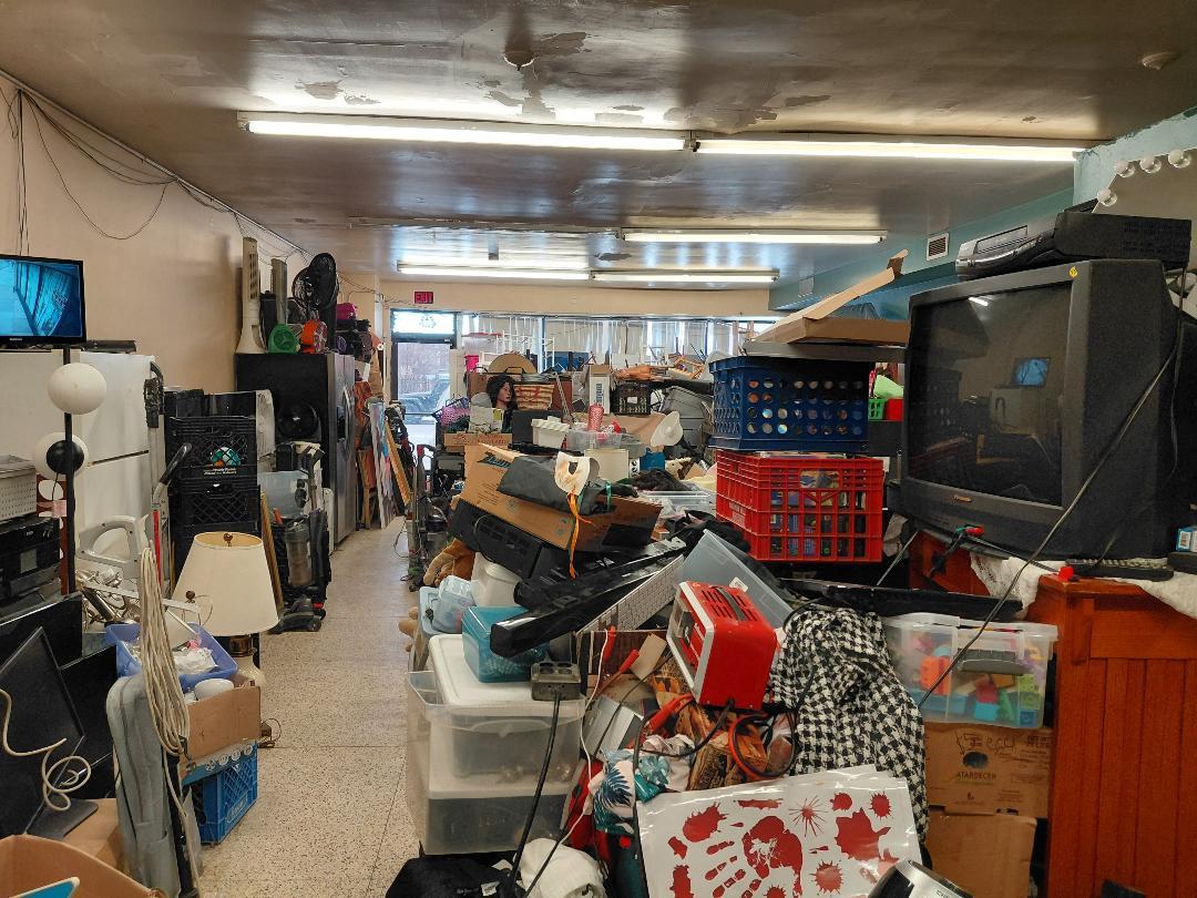 3811 W chicago Avenue