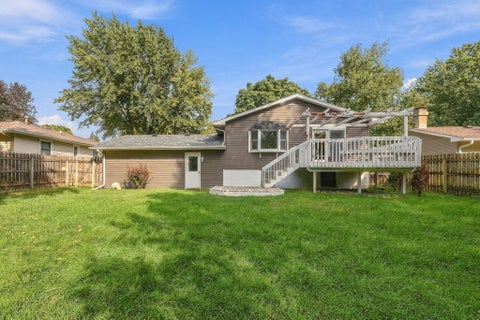 Tiny photo for 3330 Fairview Drive, Bettendorf, IA 52722 (MLS # 12762944)