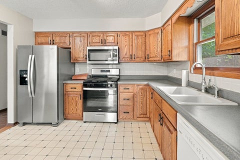 Tiny photo for 3330 Fairview Drive, Bettendorf, IA 52722 (MLS # 12762944)