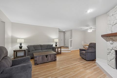 Tiny photo for 724 Maplewood Court #34-B, Willowbrook, IL 60527 (MLS # 12538471)