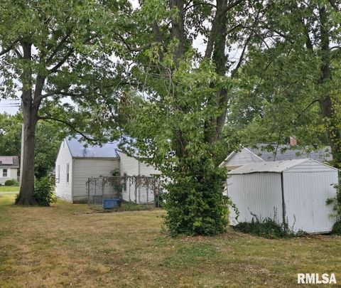 Tiny photo for 505 S 2ND Street, Marion, IL 62959 (MLS # EB459710)