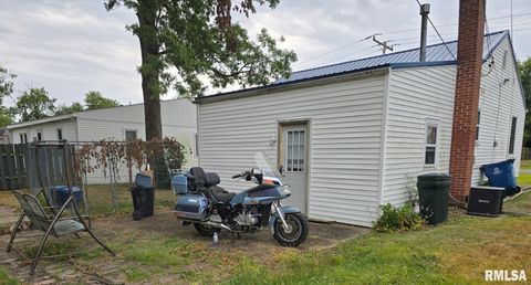 Tiny photo for 505 S 2ND Street, Marion, IL 62959 (MLS # EB459710)