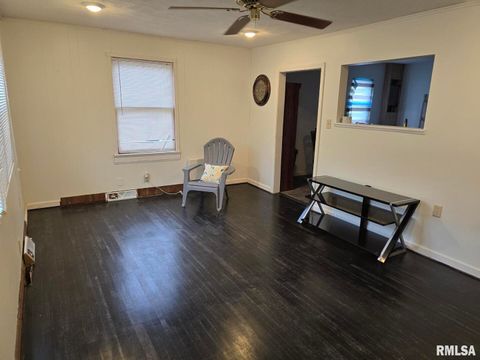 Tiny photo for 505 S 2ND Street, Marion, IL 62959 (MLS # EB459710)