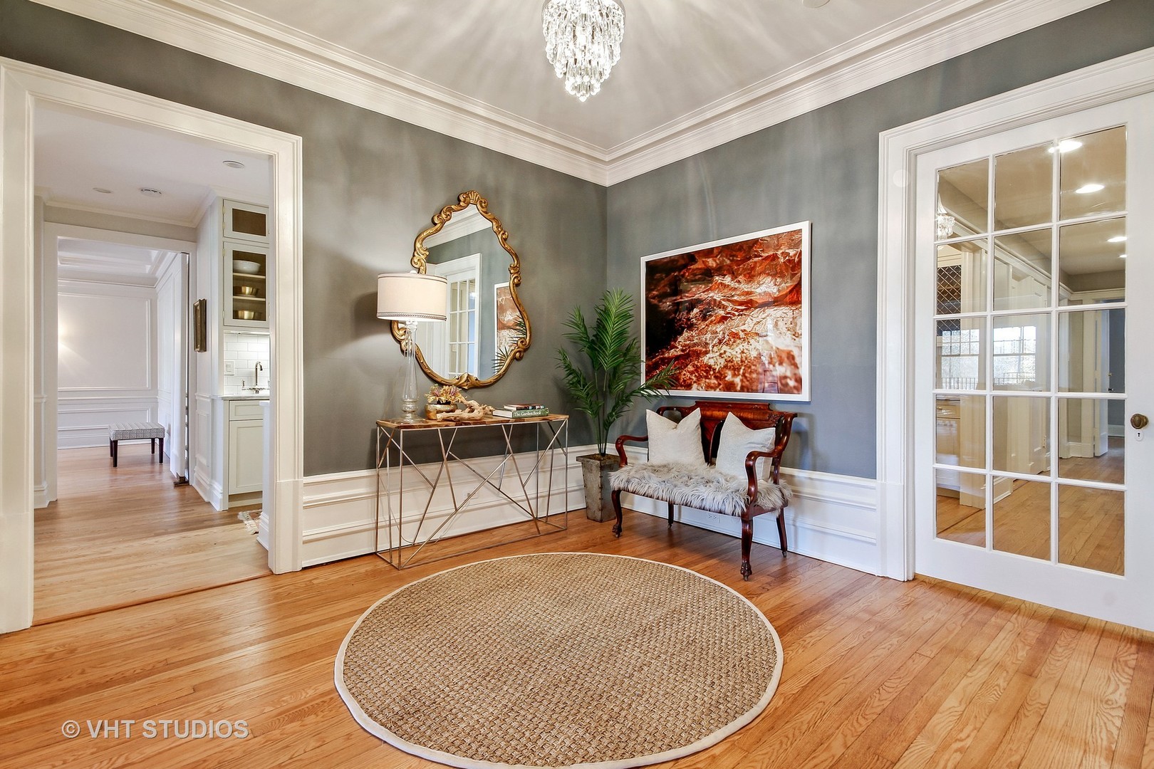 305 W Fullerton Parkway 1E