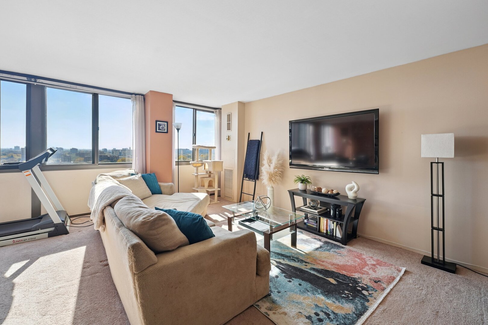 4800 S Lake Park Avenue 1612