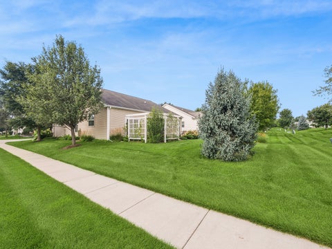 Tiny photo for 2751 Beacon Point Circle, Elgin, IL 60124 (MLS # 12729637)
