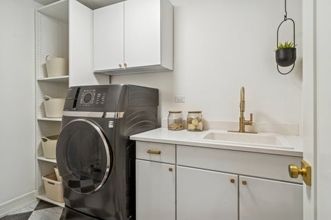 Tiny photo for 302 N Elm Street, Mount Prospect, IL 60056 (MLS # 12746829)